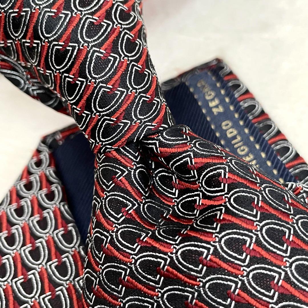 美品 ERMENEGILDO ZEGNA シルクネクタイ 艶 光沢 総柄 肉厚