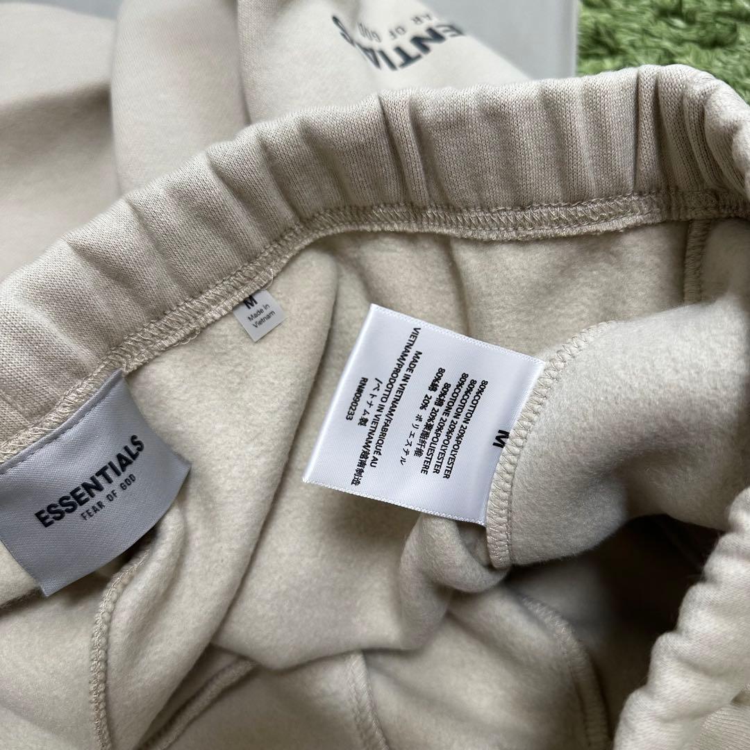 エッセンシャルズ スウェットショーツ SSENSE限定 ベージュ M エッセンシャルズ スウェットショーツ SSENSE限定 ベージュ M