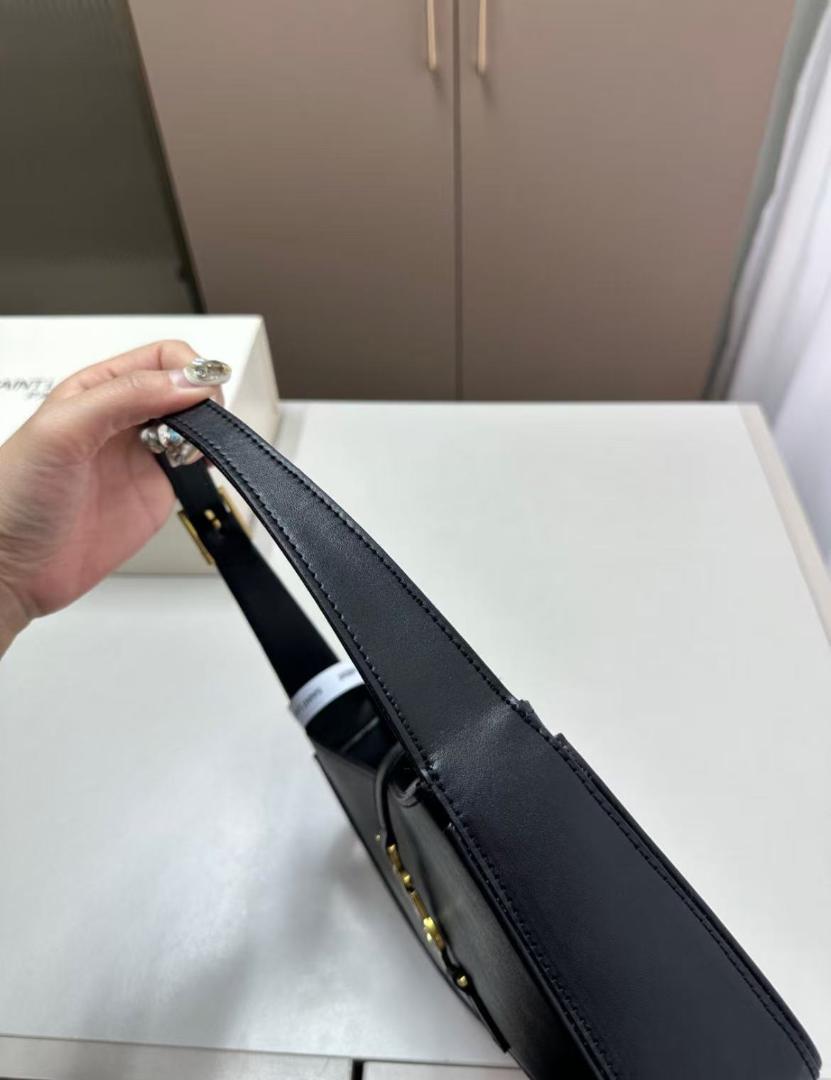 YSL ブラック ショルダーバッグ