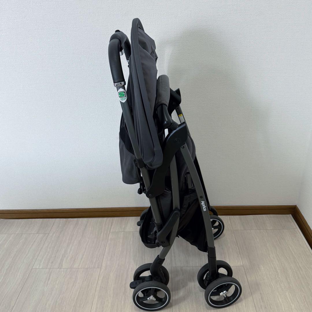 美品　Aprica ベビーカー クルリー 真横 A型 軽量 グレー GR