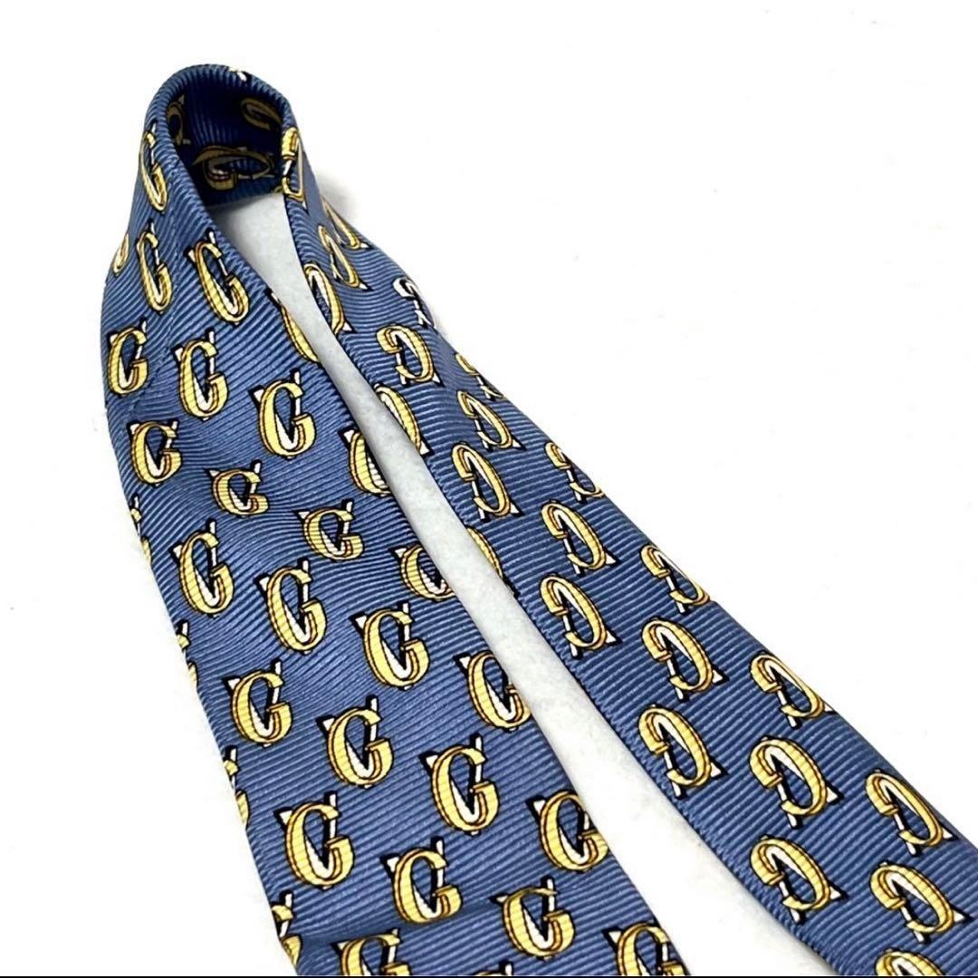 ✨極美品✨ VERSACE ヴェルサーチ　ネクタイ　高級シルク　無地　光沢感 ✨美品✨ ヴェルサーチ ネクタイ 光沢 高級シルク お洒落