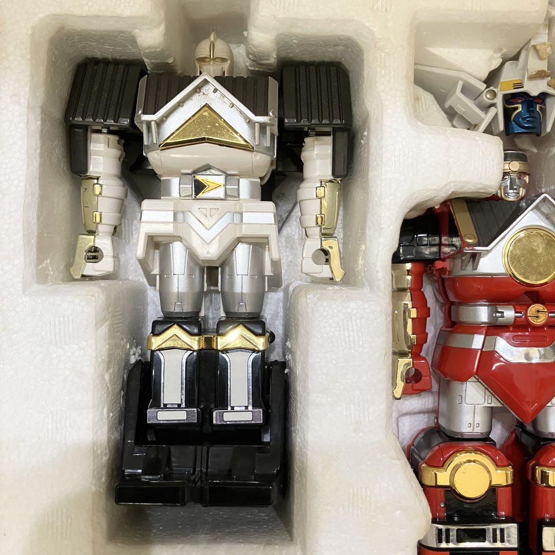 バンダイ　カクレンジャー忍者合体DX無敵将軍フィギュアセット 忍者戦隊カクレンジャー】忍者合体 DX無敵将軍 ヲタファの歴代