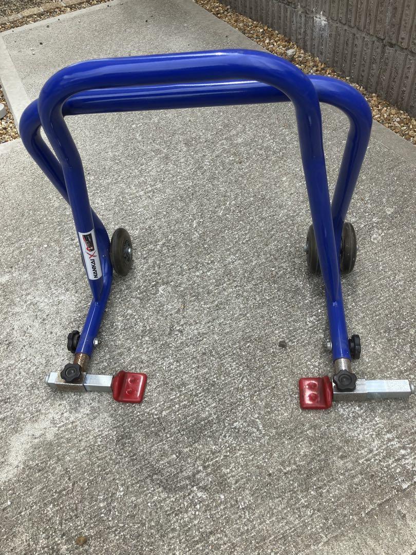 バイク　メンテナンススタンド