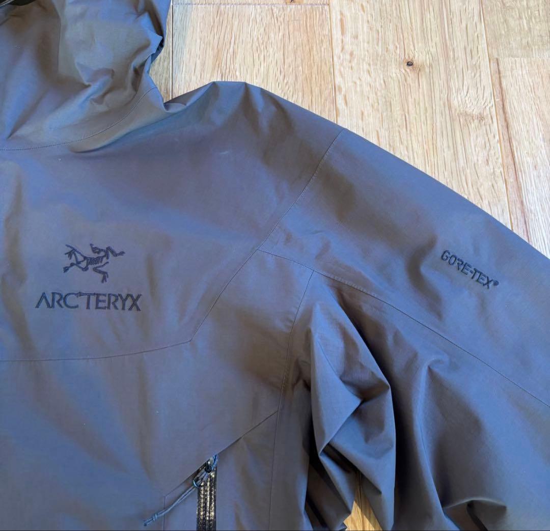 GORE-TEXダークグレー フード付きジャケットS