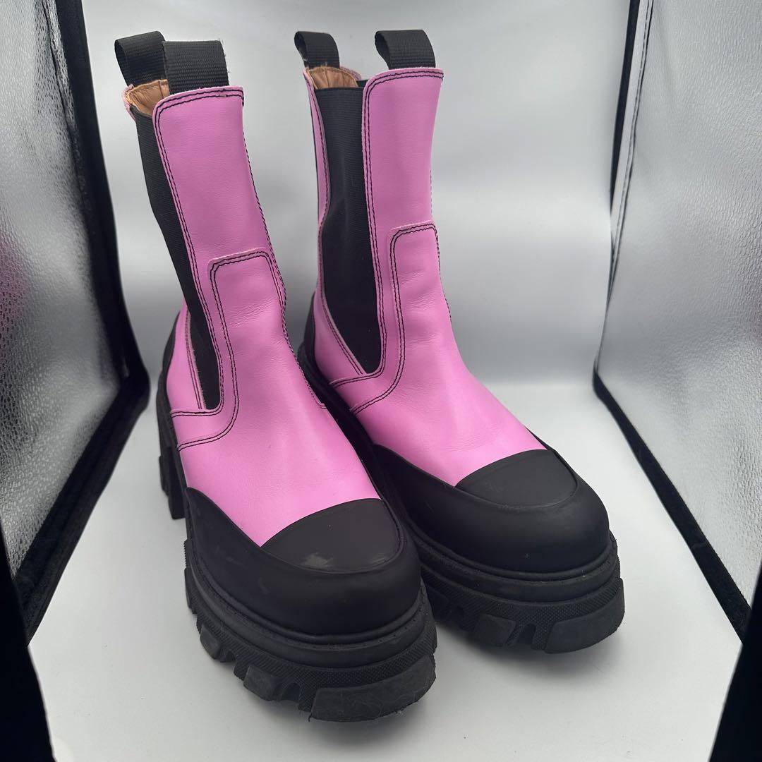 22AW