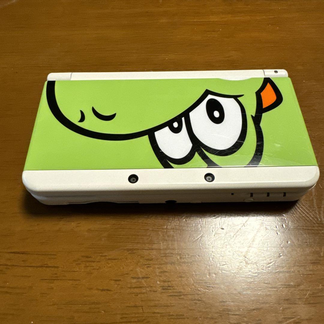 【ほぼ新品】new Nintendo 3DS 本体 きせかえプレートつき