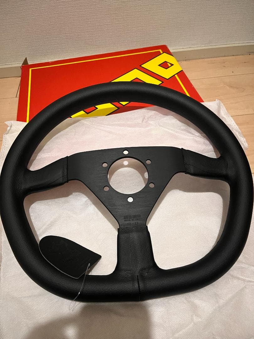 正規品販売！ MOMO ステアリング 14インチ|35mm Dタイプ 35パイ新品、♥ 子育て