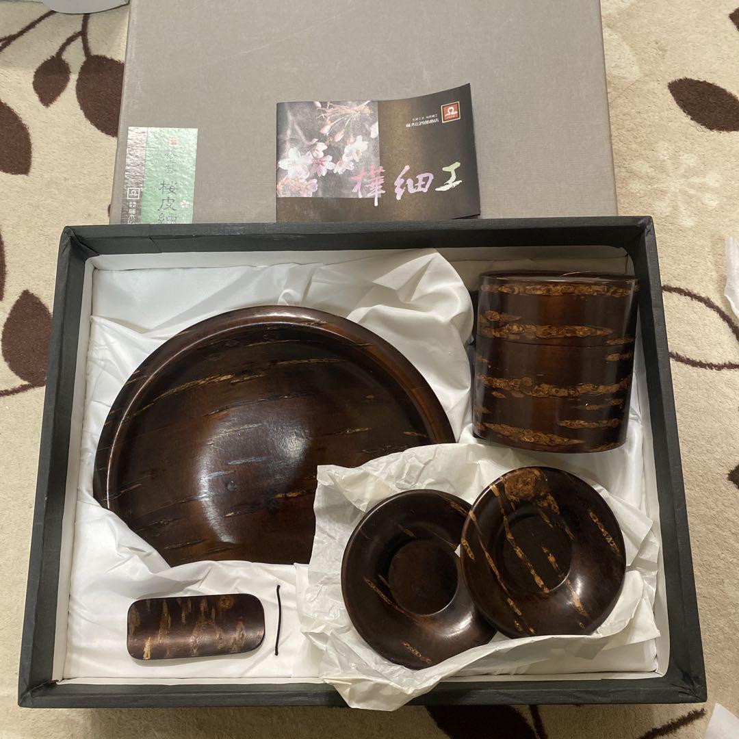 未使用品秋田伝統工芸桜革細工茶筒・茶匙桜皮皿