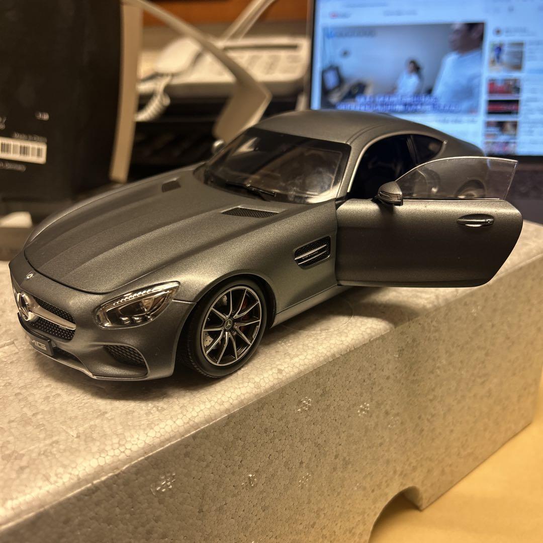 【送料無料】Mercedes-Benz AMGGTミニカー 1/18マットグレー