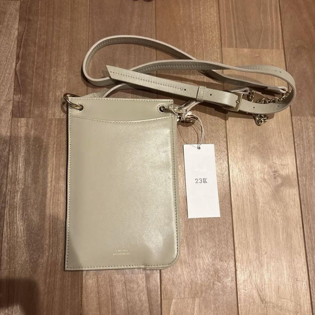 新品！23区　モバイルポーチ クリーム色