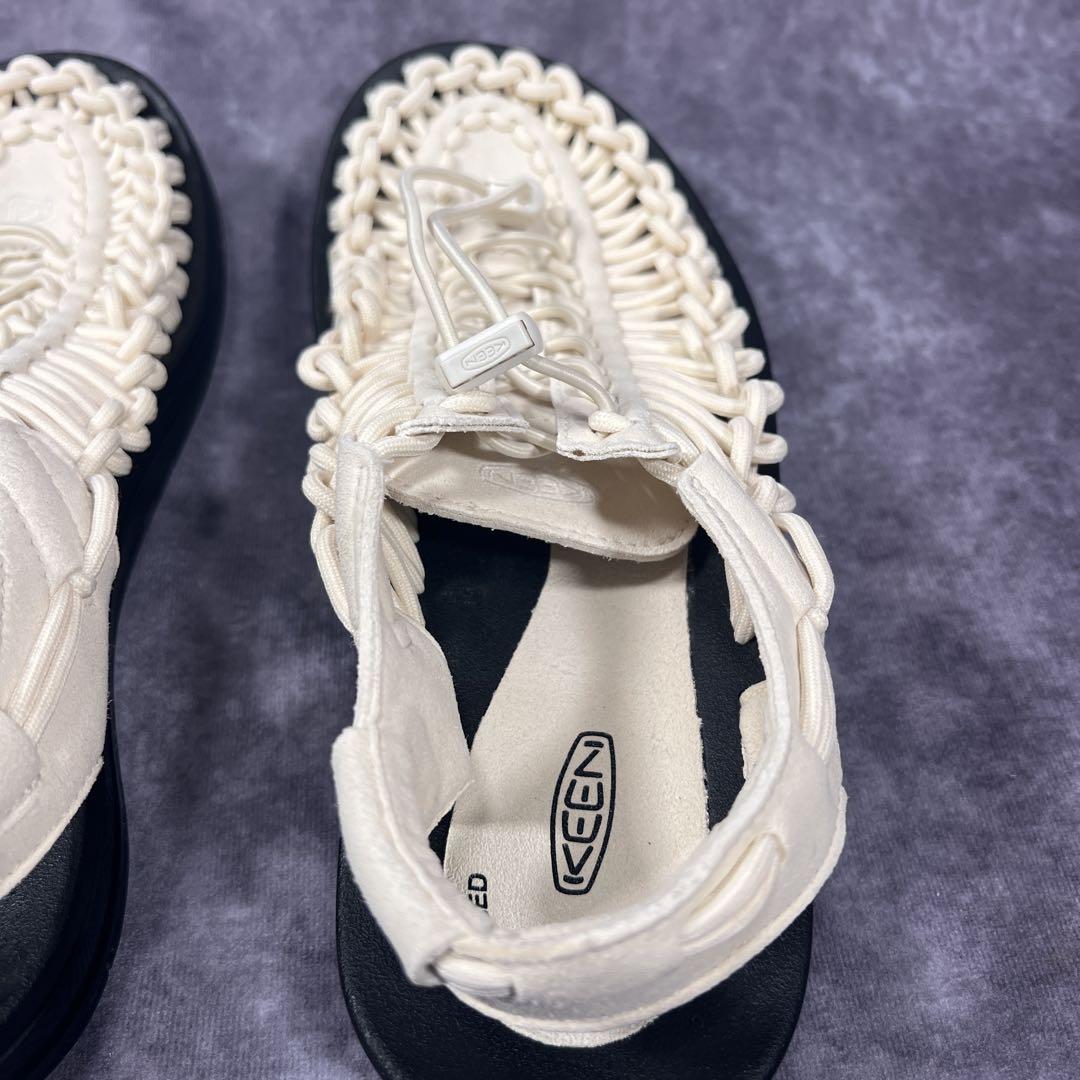 【美品】KEEN キーン オフホワイト ユニークサンダル 26cm