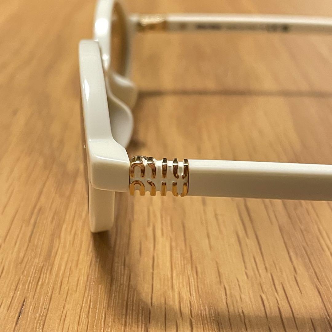 小物 \" miumiu \" Regard Sunglasses