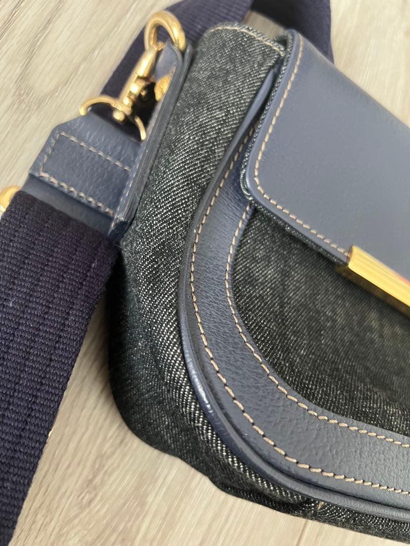 デニムBURBERRY BLUE