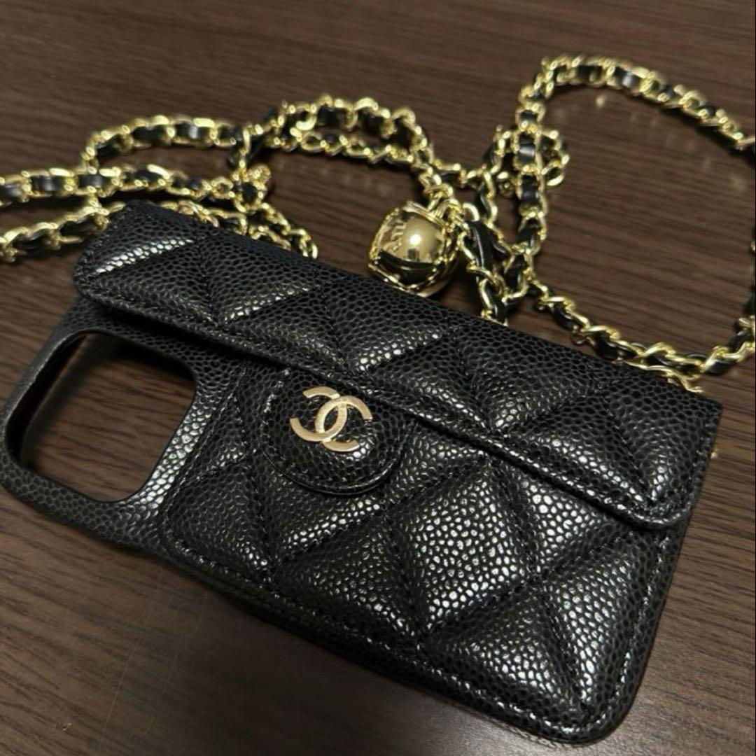 CHANEL シャネル　iPhoneケース　iPhone13/14兼用ケース CHANEL シャネル iPhoneケース iPhone13/14兼用ケース