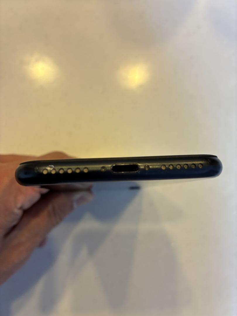 iPhone SE2 128GB ブラック SIMフリー