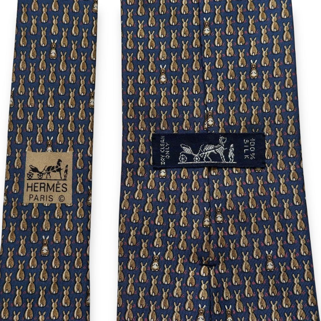 美品✨HERMES ネクタイ　エルメス　可愛い　猫　ねずみ　アニマル　動物 美品✨HERMES ネクタイ エルメス 猫 ねずみ 動物 アニマル 可愛い