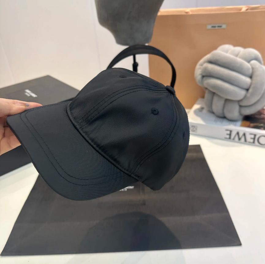 プラダ ハット Mサイズ 新品未使用 側面 マーク PRADA プラダ ハット Mサイズ 新品未使用 側面 マーク - メルカリ