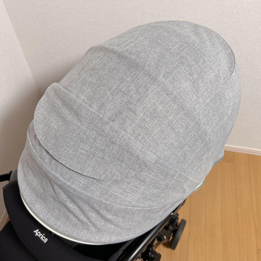 新品に近い超美品✨ホームクリーニング済み✨アップリカ　ラクーナクッションAD