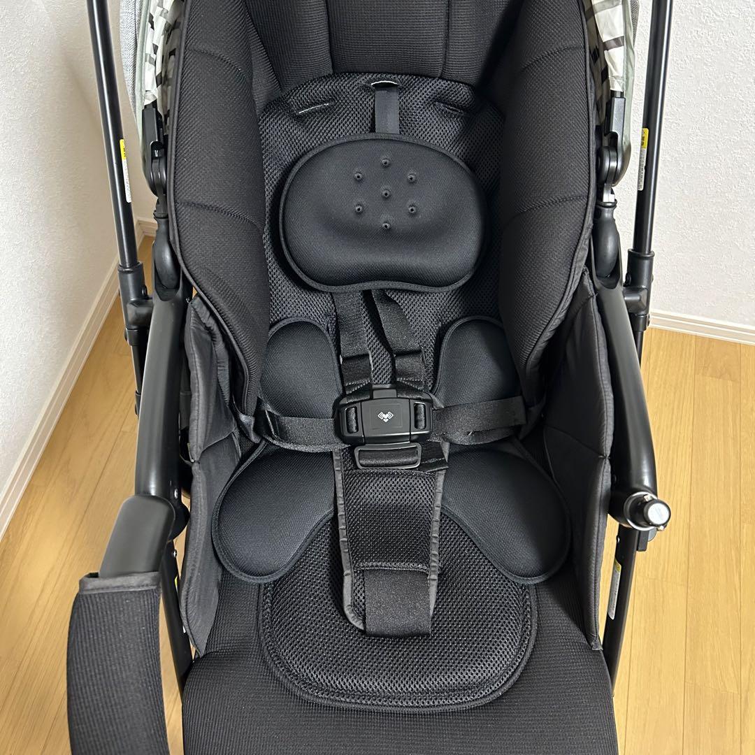 新品に近い超美品✨ホームクリーニング済み✨アップリカ　ラクーナクッションAD