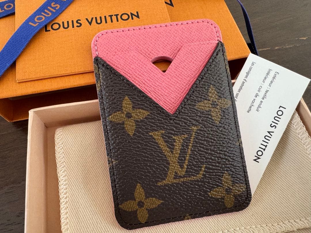 ルイヴィトン ポルト カルト・マグネット M25660