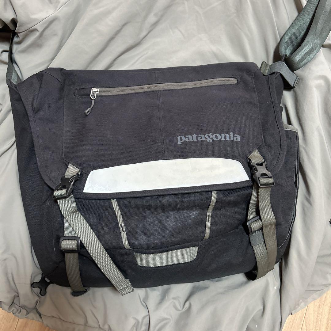 old patagonia パタゴニア　黒　メッセンジャーバッグ　古着　90s