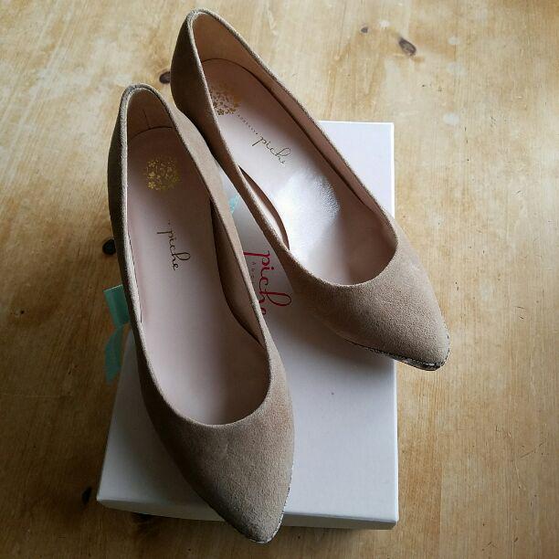 新品パンプス　ベージュ