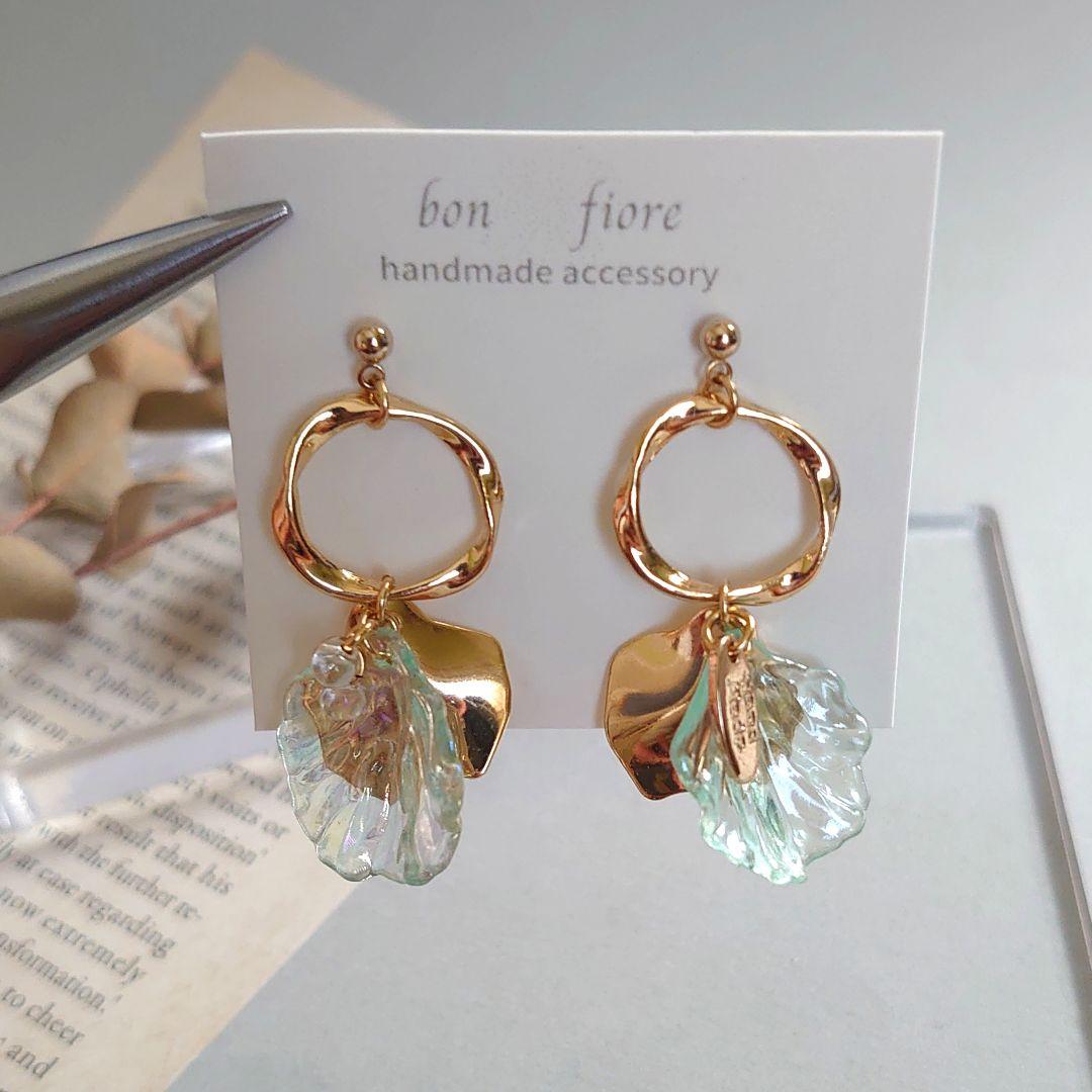 NO.531 ハンドメイド ピアス イヤリング 貝殻 花 オーロラ 緑