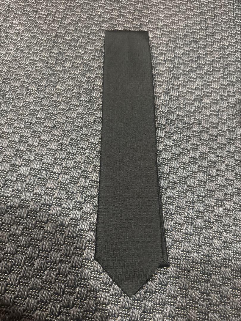エルメス　黒いシルクネクタイ 箱無し