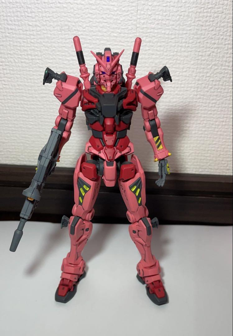 ガンプラ　HG 赤いガンダム　部分塗装　完成品
