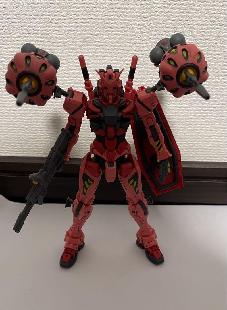 ガンプラ　HG 赤いガンダム　部分塗装　完成品