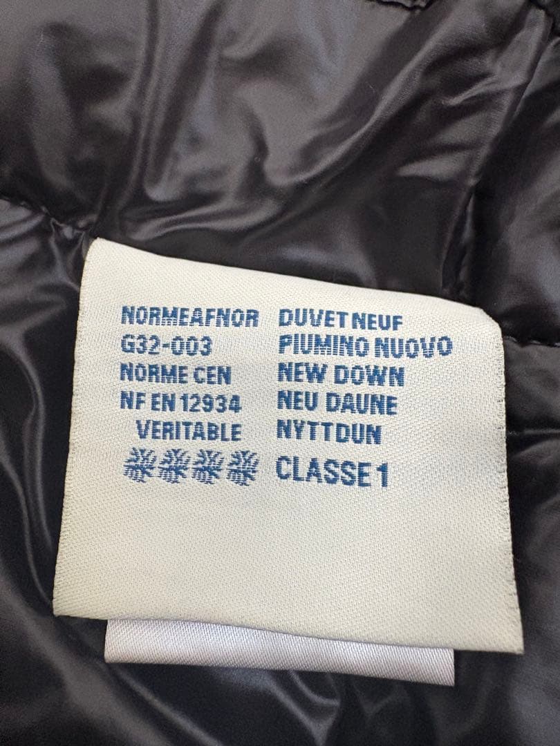 MONCLER ブラック ダウンベスト MONCLER ブラック ダウンベスト