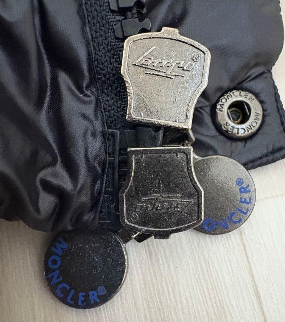 MONCLER ブラック ダウンベスト MONCLER ブラック ダウンベスト