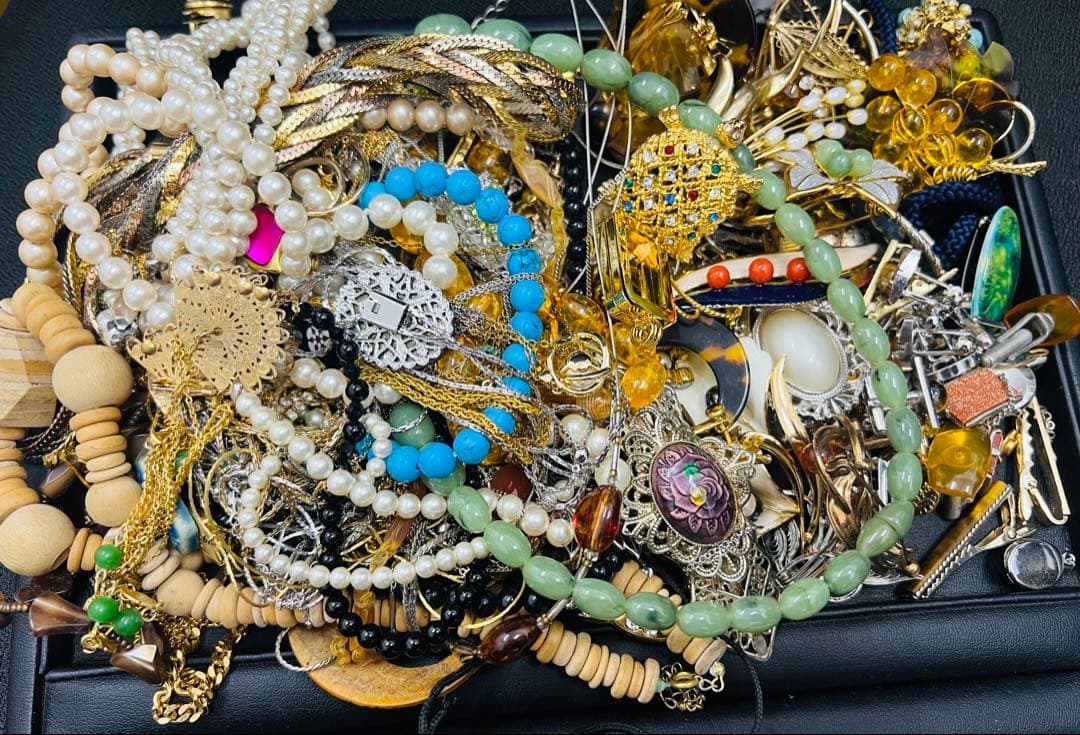 【遺品整理生前整理断捨離】ネックレスブローチ指輪カフスアクセサリー