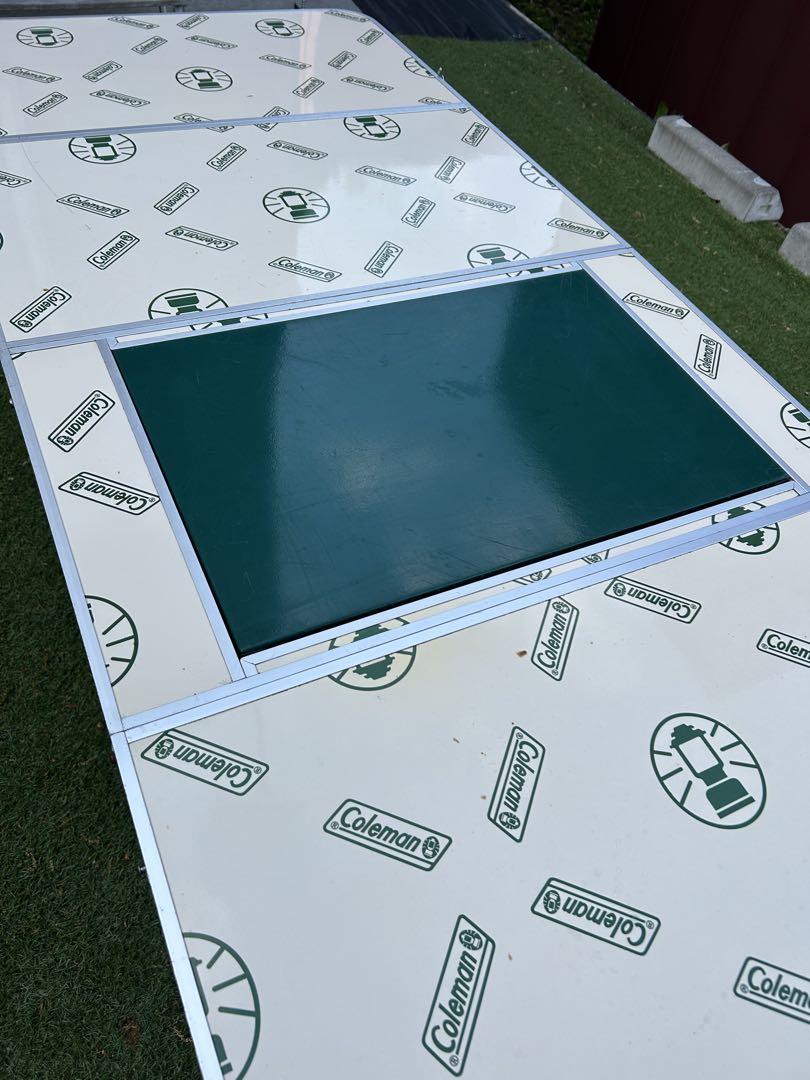 Coleman 折りたたみ式アウトドアテーブル