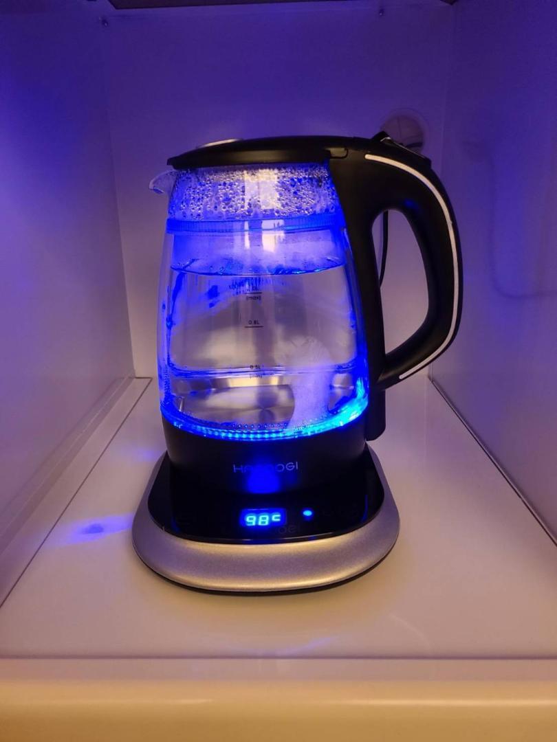 ブルーのガラス製電気ケトル 1L 容量 自動電源オフ機能付き awardsandwinners.com