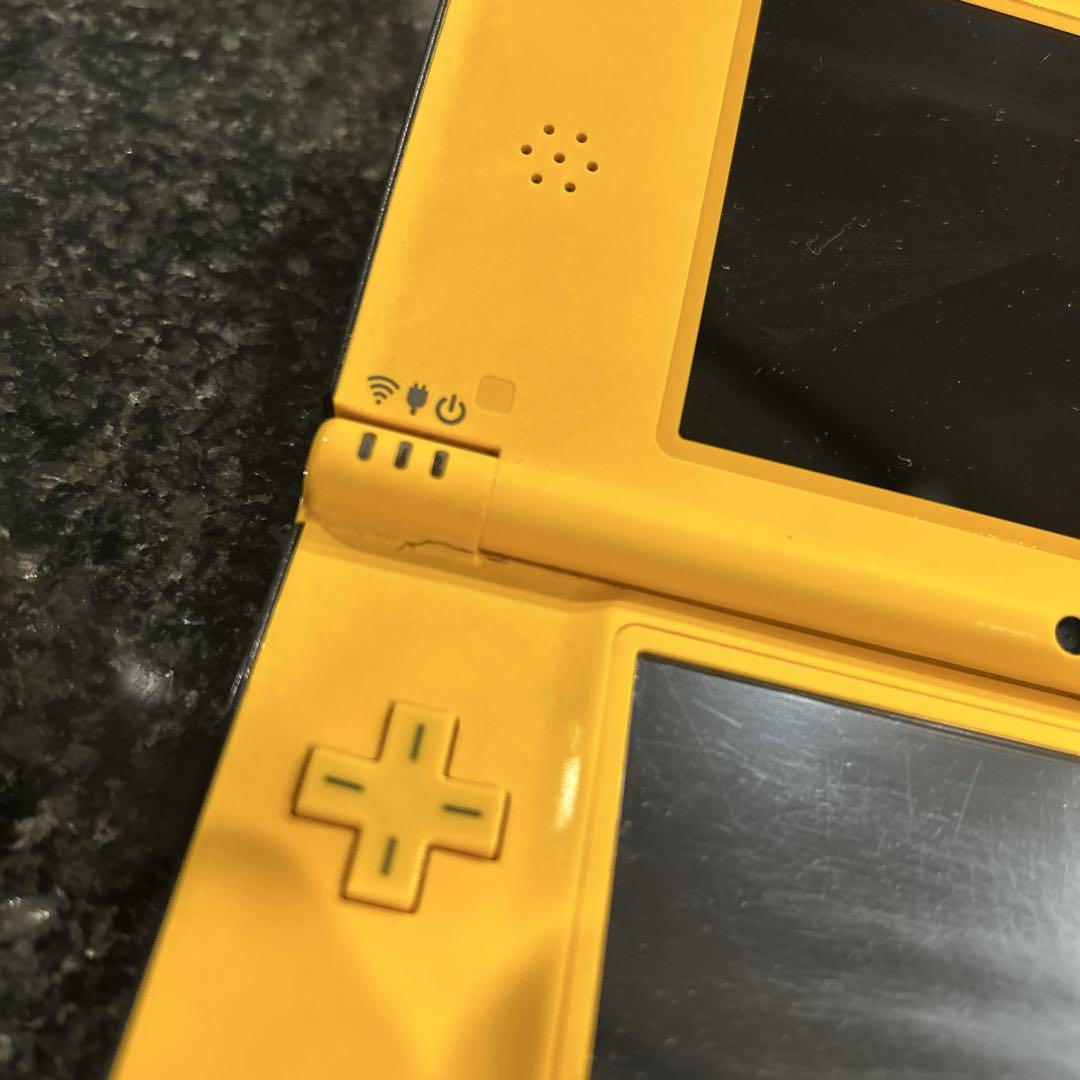 Nintendo DS i LL イエロー 本体のみ