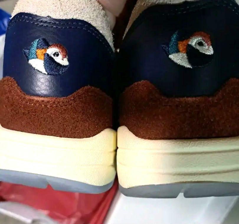 卍 エアマックス1SP