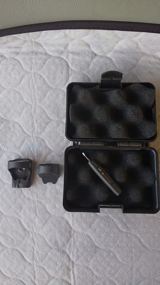 M-51 パーカー用フード タグ赤 焼け（M-51 パーカー用フード