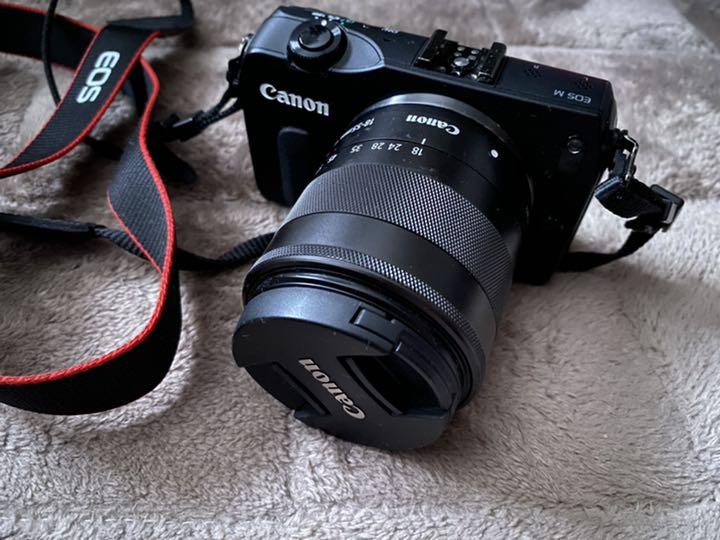 Canon EOS M ミラーレスカメラ ブラック