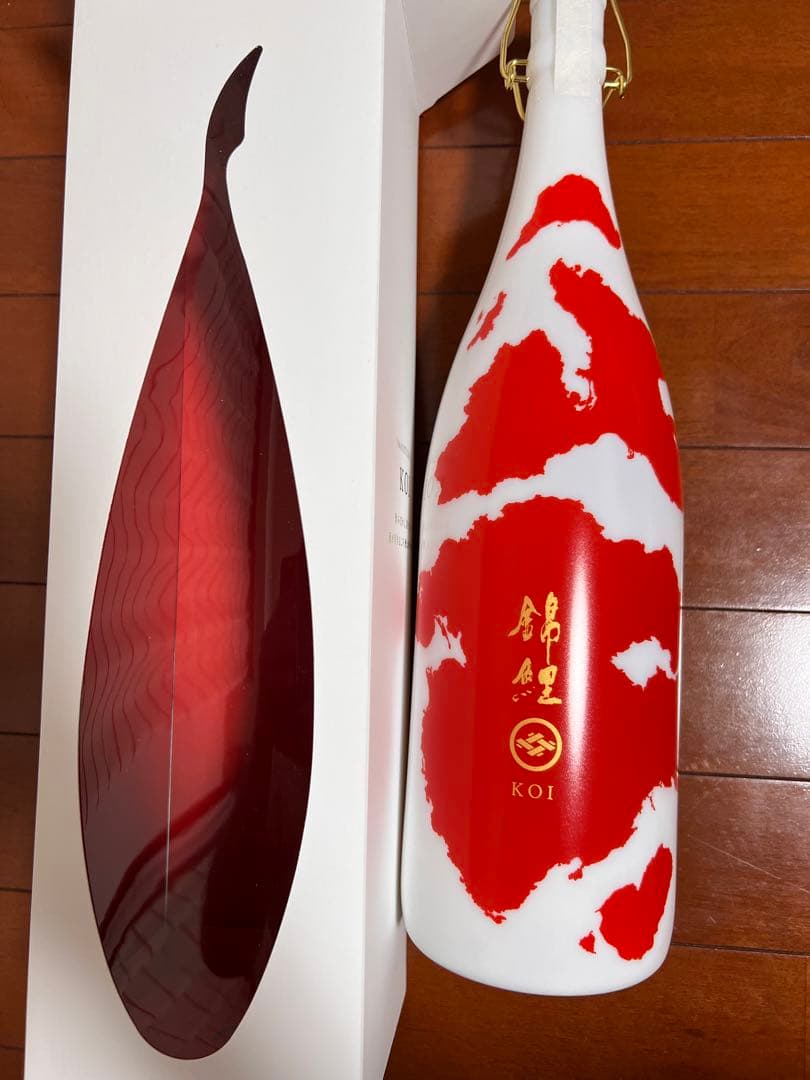 今代司 KOI 日本酒 赤と白の鯉模様 1800ml