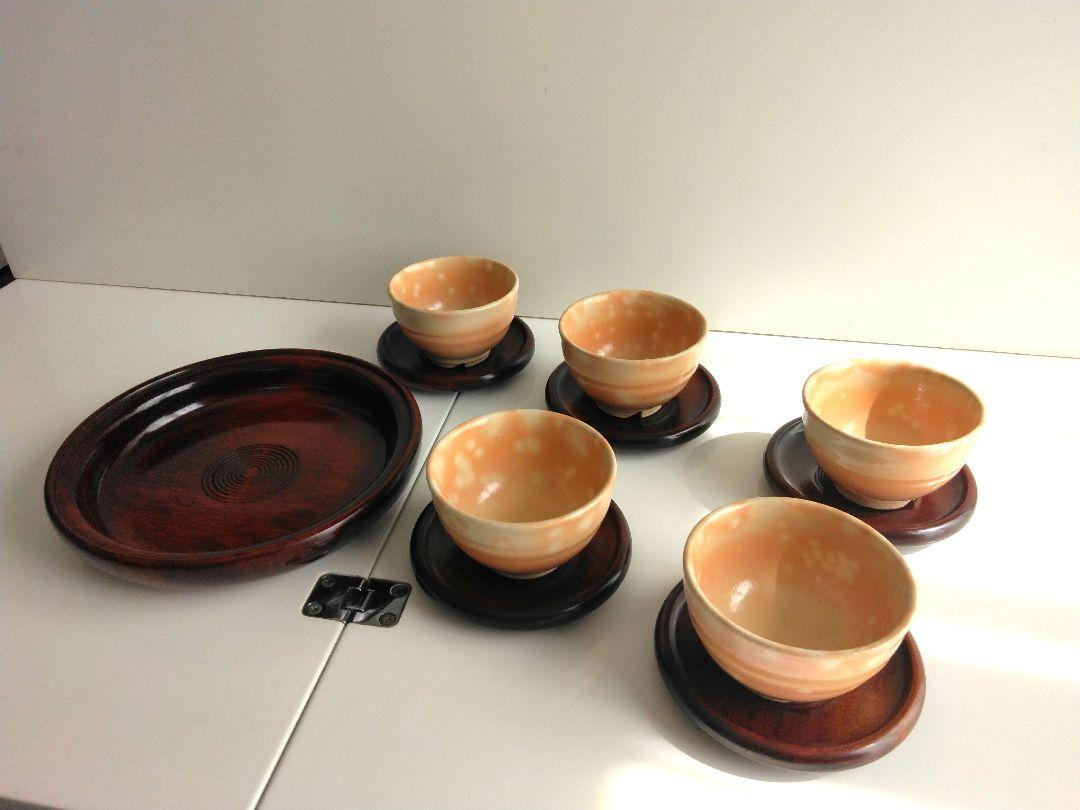 萩焼椿秀窯湯吞み5客、茶托5枚、菓子皿（20.5cm）セット