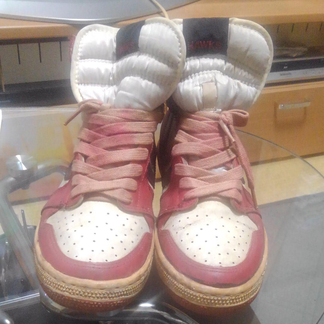 HAWKSのスニーカーです。