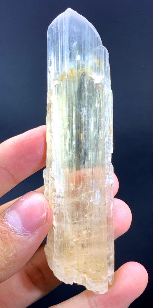 天然の黄色のトリフェーン クンツァイト クリスタル