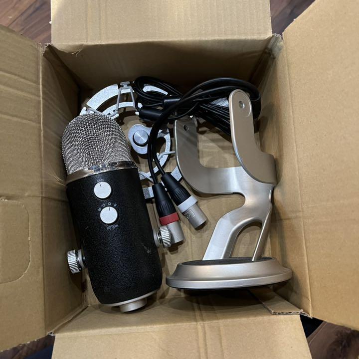 Blue Yeti コンデンサーマイク 専用ショックマウント付き