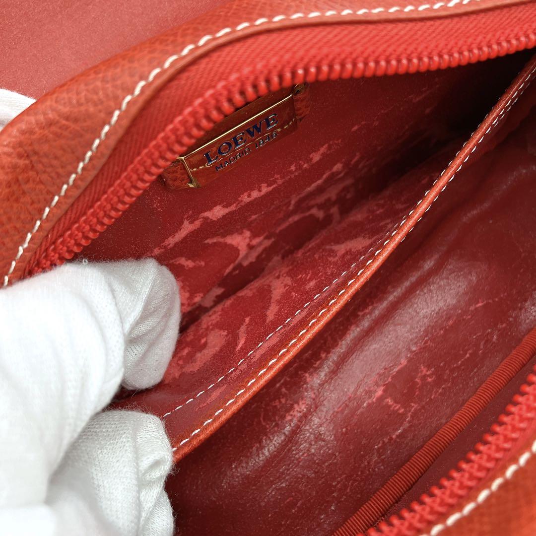 LOEWE】ショルダーバッグ アナグラム ゴールド金具 レザー レッド系