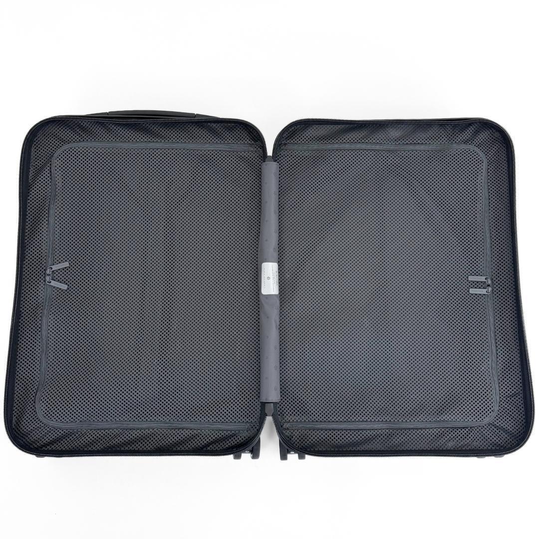 リモワ エッセンシャルライト キャビン 37L 機内持ち込み 4輪 TSAロック