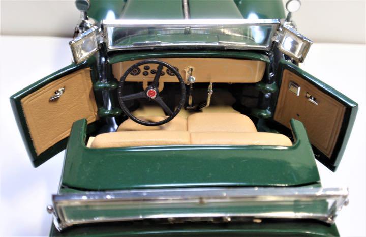 ダンバリー・ミント1932年型キャデラックV-16 スポーツフェートン ミニカー ダンバリー・ミント 1932年型キャデラックV-16 スポーツフェートン