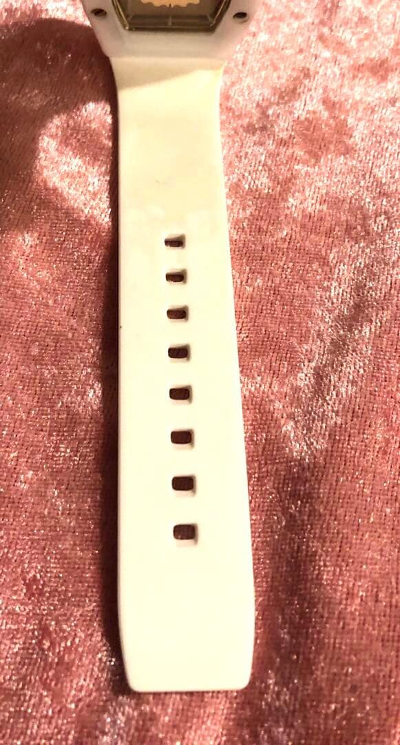 【入手困難】⭐️アンコキーヌ⭐️腕時計⭐️レクタングル⭐️ゴールドカラー⭐️ 【入手困難】⭐️アンコキーヌ⭐️腕時計⭐️レクタングル⭐️ゴールドカラー⭐️