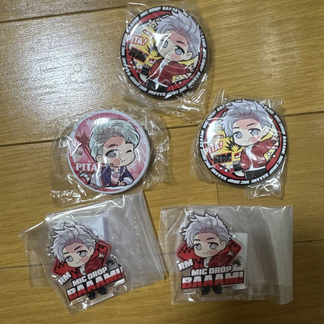 BTS アクリルバッジ　5個セット　未開封 TINYTAN BTS RM アクリルスタンド 缶バッジ 5点セット - メルカリ