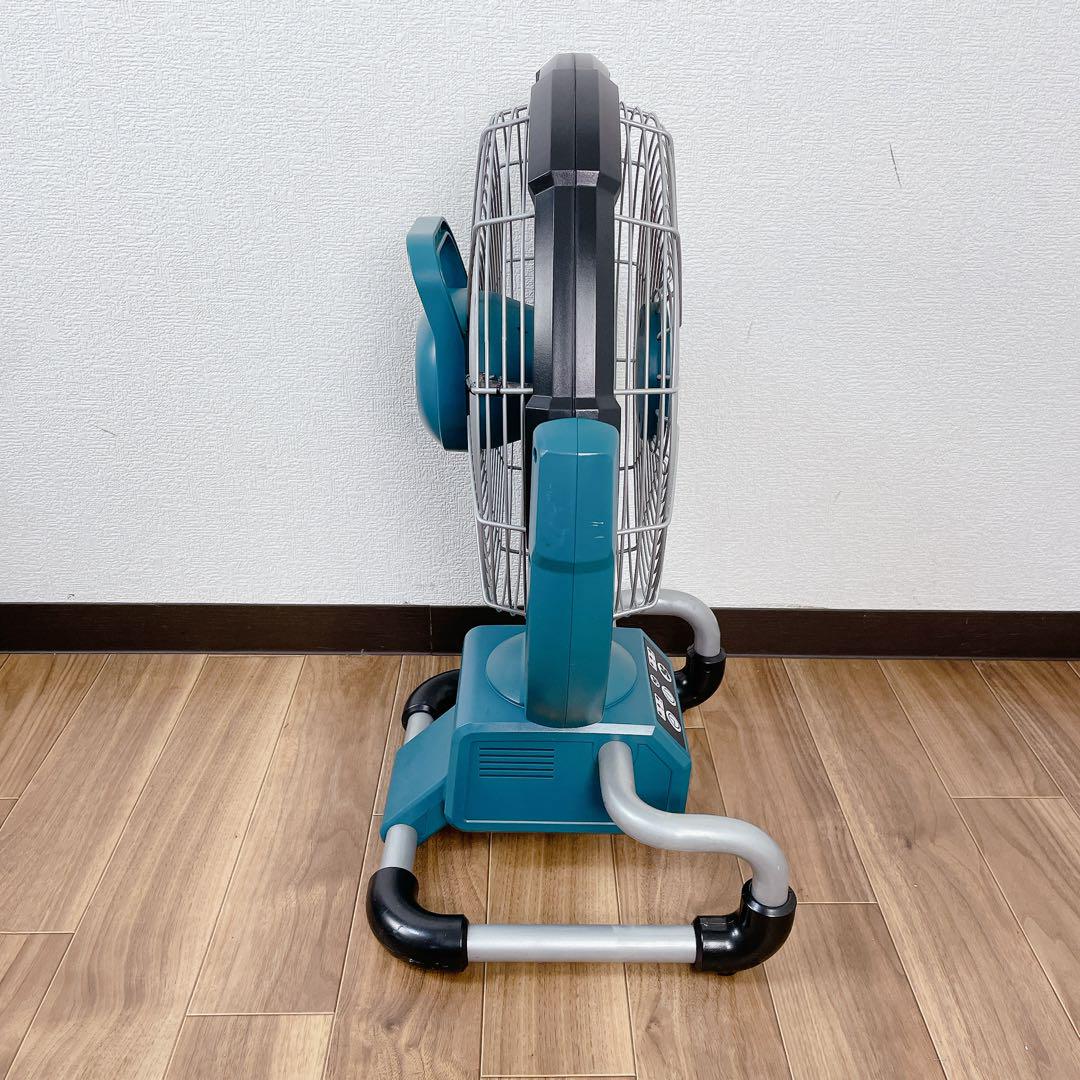 マキタ 充電式産業扇 扇風機 CF300D マキタ充電式産業扇 CF300D